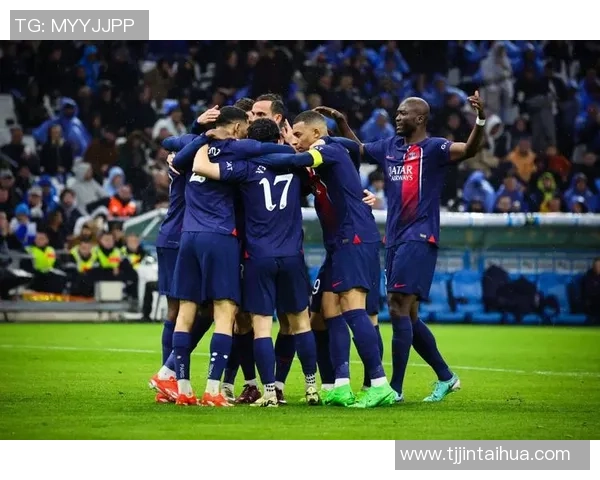 足总杯惊现历史冷门AC米兰逆转巴黎圣日耳曼引爆全场激情